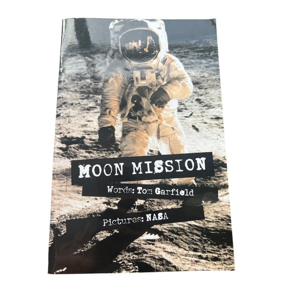 Moon Mission (Phonics Museum, Volume 27) - Paperback By Tom Garfield Veritas Pre - Picture 1 of 2